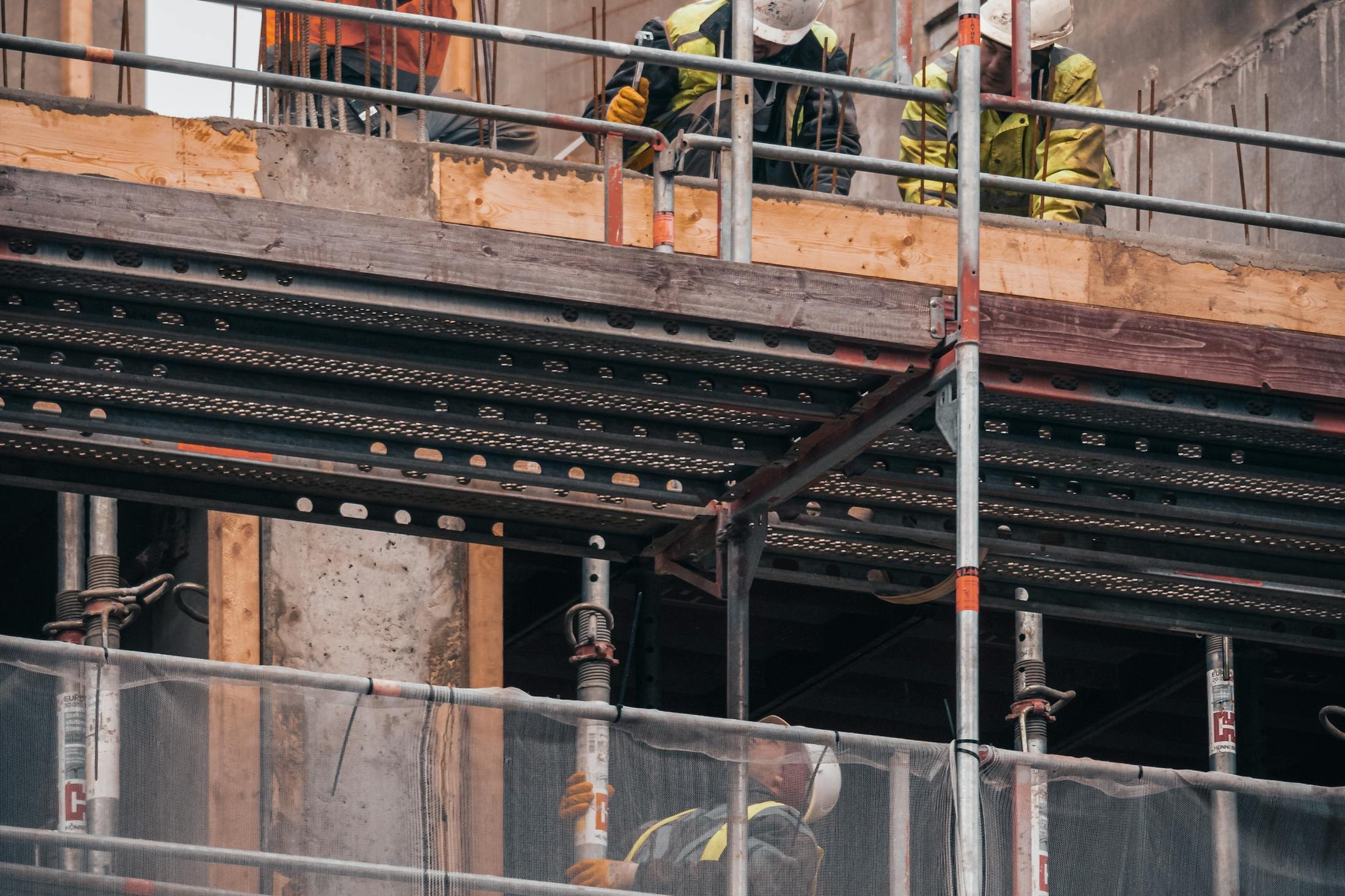 Arbeitsteam im Einsatz auf einer Baustelle in Deutschland